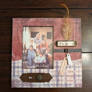 Scrapbook Style "Family" Photo Frame
